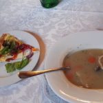 Flammkuchen und Gansleinmachsuppe